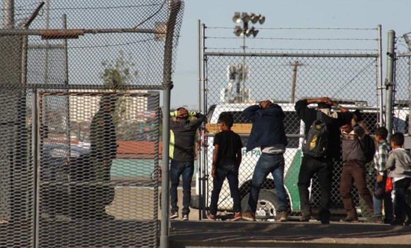 Detención de migrantes en frontera de EEUU bajó un 14% en octubre