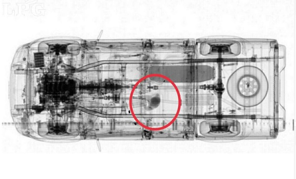 Hallan niña oculta dentro de carro en aduana El Amatillo