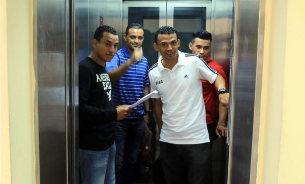 Árbitros en Honduras exigen el pago de ocho partidos