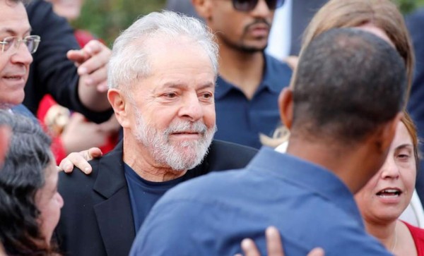 Lula, al salir de la cárcel: 'Han intentado criminalizar a la izquierda'