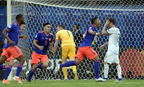 Colombia sorprende y derrota a Argentina en el debut de Copa América