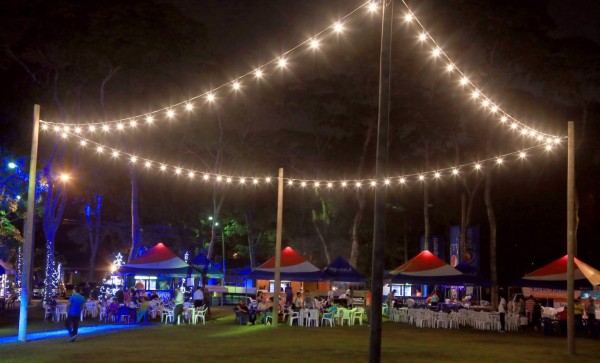 La plaza navideña y los carnavalitos siguen hoy