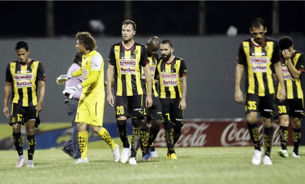 PRIMICIA: ¡Barrida de jugadores en el Real España!