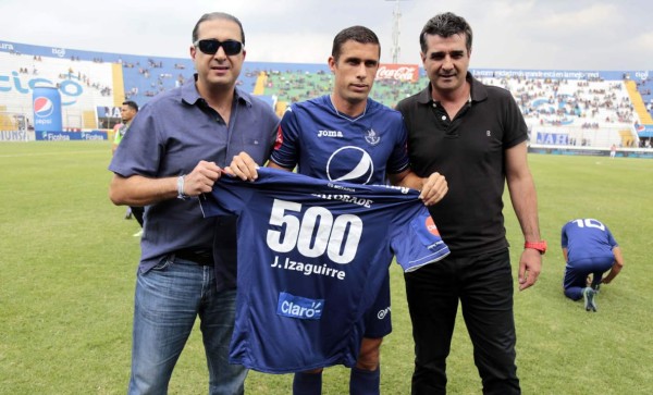 Motagua homenajeó a Júnior Izaguirre, pero no jugó su partido 500