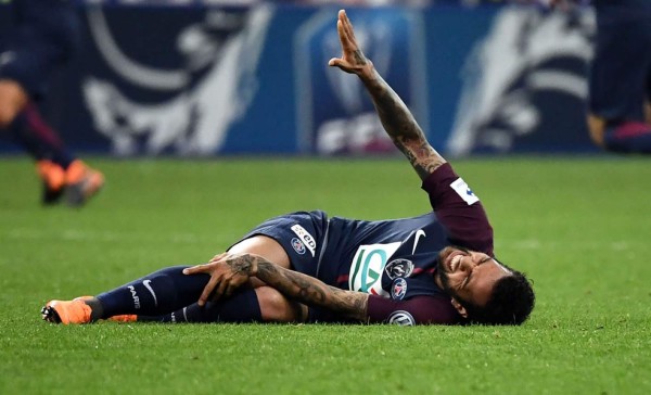 ¡Sufre Brasil! Dani Alves queda fuera del Mundial por lesión