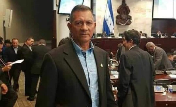 Muere por covid-19 Nery Castillo, diputado de Libre por Copán