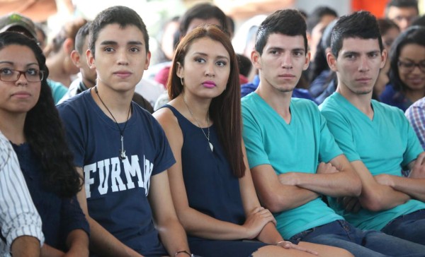 Gobierno socializa en Tegucigalpa ventajas de las Becas 20/20 &nbsp;&nbsp;