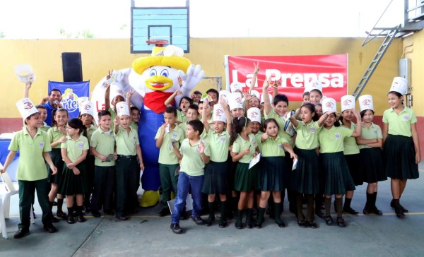 Estudiantes disfrutan nueva aventura con Cargill y LA PRENSA