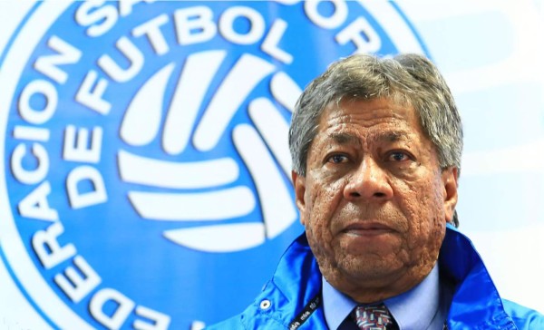 'Primitivo' Maradiaga demanda a la Federación de El Salvador