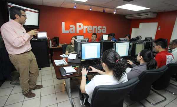 Imparten capacitación sobre valores del periodismo en diarios de Grupo Opsa