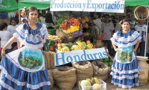 El traje típico que inspira a muchos hondureños