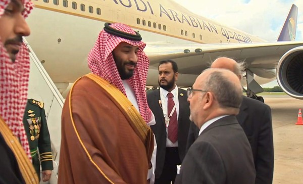 El príncipe heredero de Arabia Saudita llega a cumbre del G20, en plena controversia