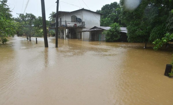 Temporal revive el fantasma del Mitch en aldeas de Santa Rosa de Aguán