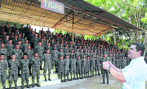 En tres semanas policías militares estarán en las calles