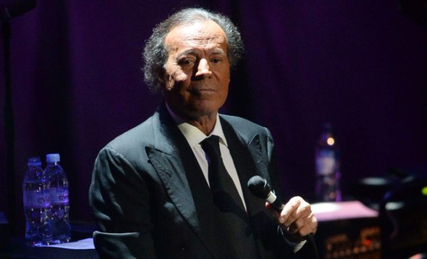 Julio Iglesias rompe silencio en crisis por coronavirus