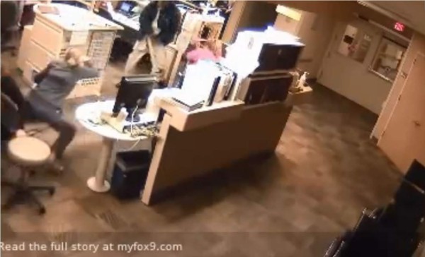 Paciente enfurecido golpea a enfermeras en hospital de EUA