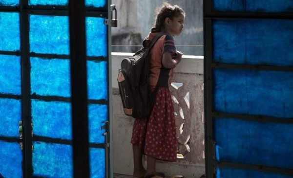 Pareja española abandonó a niña adoptada tras descubrir su verdadera edad