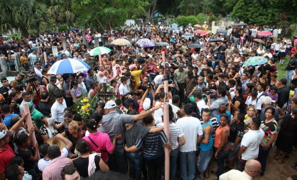 Santa Rita despidió a su hijo Herlyn Espinal