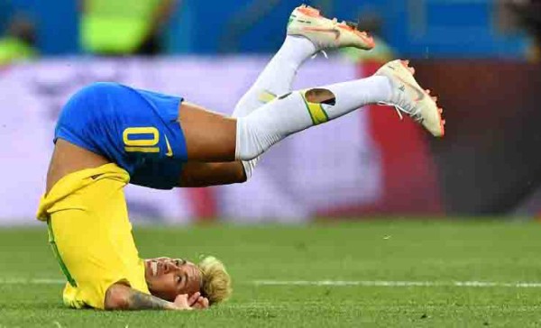 Las palabras de Neymar sobre las burlas que recibe por sus simulaciones