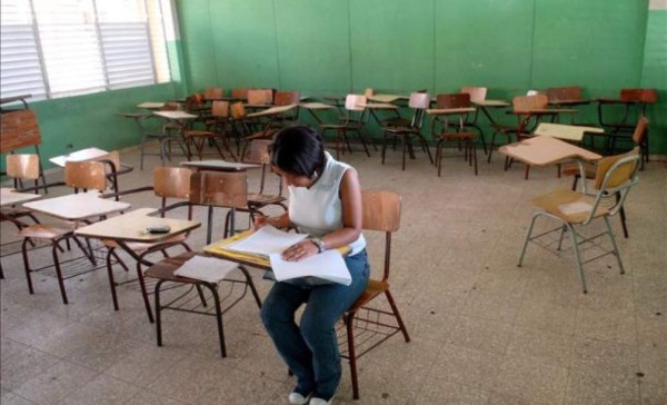 Estadounidenses en contra que inmigrantes vayan a la escuela