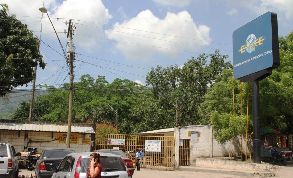 Sampedranos sufren este domingo apagón de energía