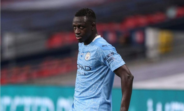 Futbolista Benjamin Mendy, del Manchester City, en prisión provisional por acusación de cuatro violaciones