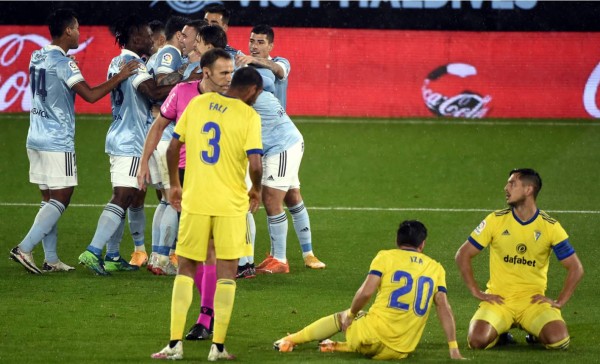 'Choco' Lozano reaparece, pero el Cádiz es humillado por el Celta de Vigo