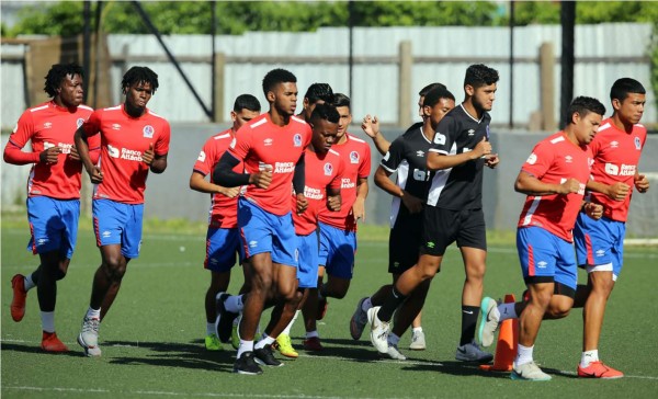 Olimpia inicia su pretemporada con tres nuevos jugadores y sin Pedro Troglio