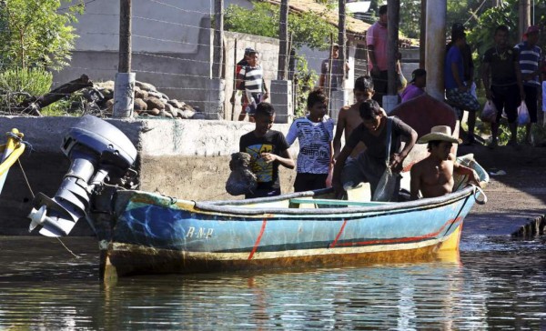 Los curiles ponen sabor a los paseos por el sur de Honduras