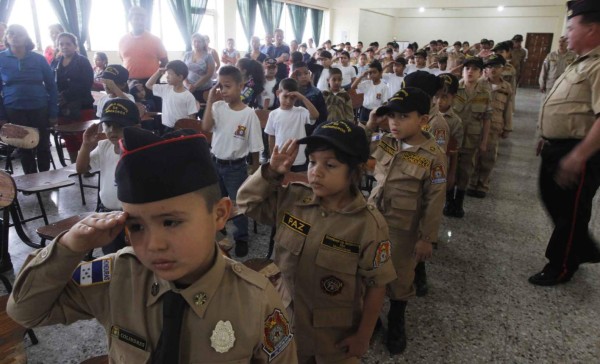 Inicia año escolar en escuela infantil de los bomberos