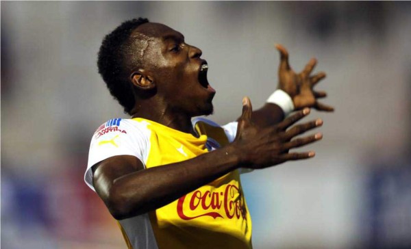 Alberth Elis mantiene el sueño de jugar en el extranjero