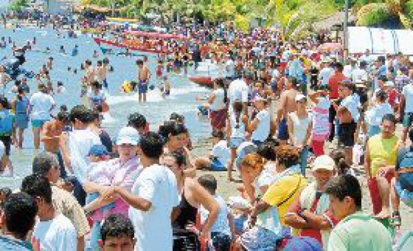 Protegen salud de bañistas