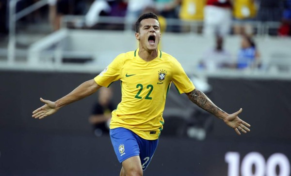 Coutinho afirma que está centrado en Brasil y que no piensa en el PSG