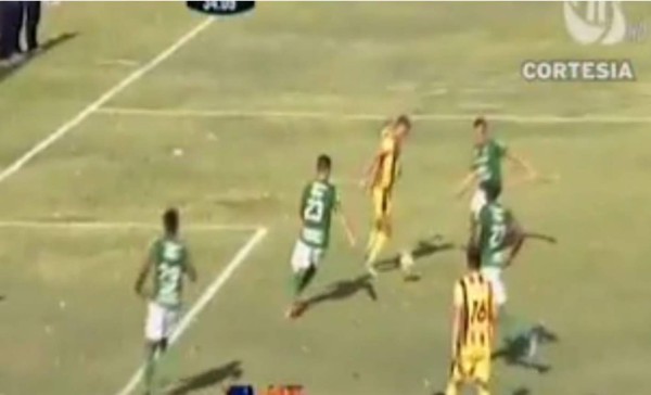 VIDEO: El golazo de tacón que le iba a marcar Ángel Tejeda al Marathón