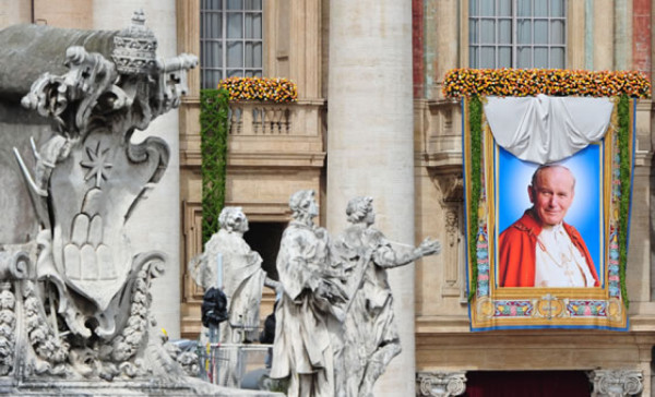 Benedicto XVI nombra beato a Juan Pablo II