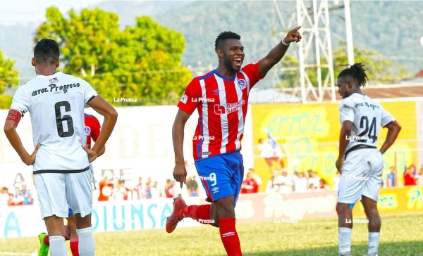 Jorge Bengoché marcó los dos goles para el triunfo de Olimpia ante Honduras Progreso. Foto Neptalí Romero