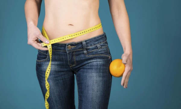 Vientre plano se logra con una postura correcta