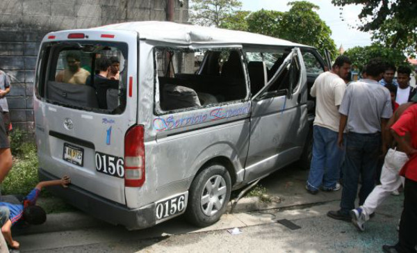 Nueve heridos graves por pelea de ruta