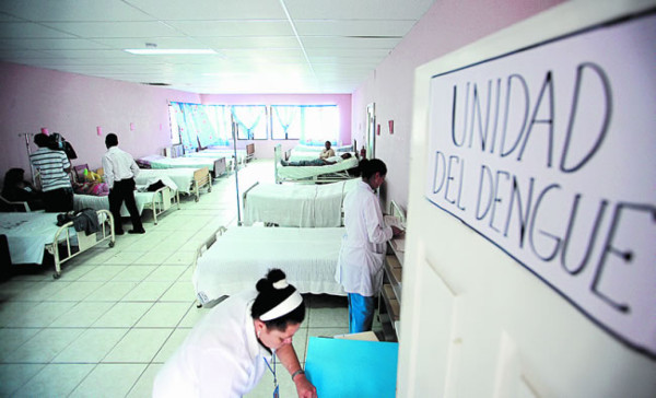Dengue hace colapsar hospitales capitalinos