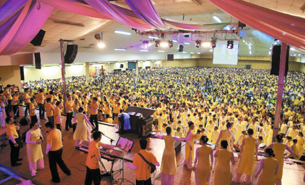 Sampedranos recibieron el 2010 en la casa de Dios