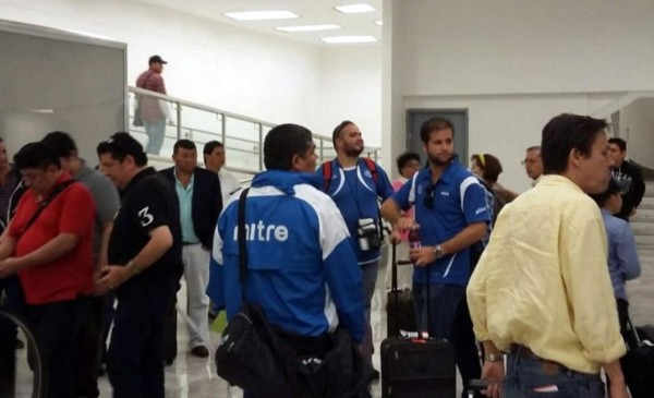 Mexicanos a la llegada de la selección de El Salvador: 'Cinco se van a comer'