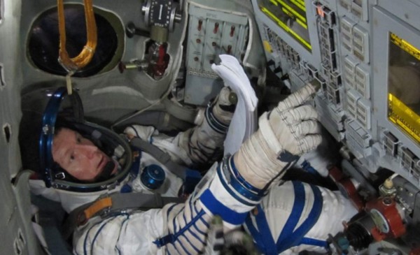 El astronauta británico llamó a un número equivocado desde el espacio