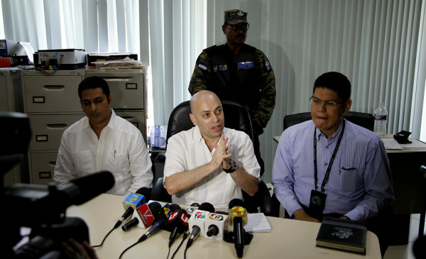 Investigan a fiscales por dejar ir a pilotos mexicanos