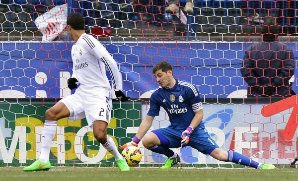 Video: El grotesco error de Casillas en el primer gol del Atlético