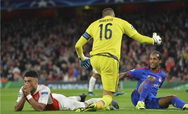 Arsenal cae ante Olympiakos y se complica en la Champions