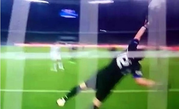 VIDEO: La espectacular parada milagrosa de Casillas con el Porto