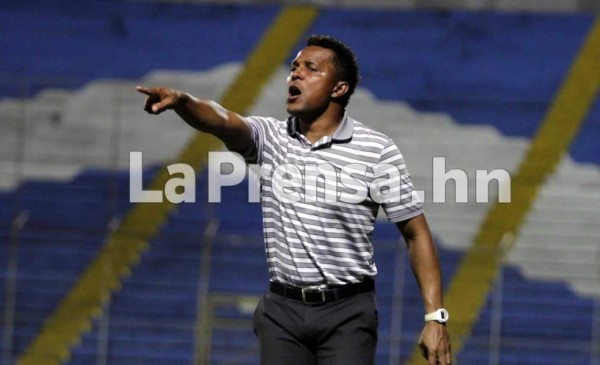 Carlos Pavón tiene las horas contadas en el Vida