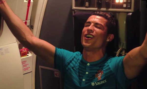 Cristiano se divierte cantando canción de Rihanna