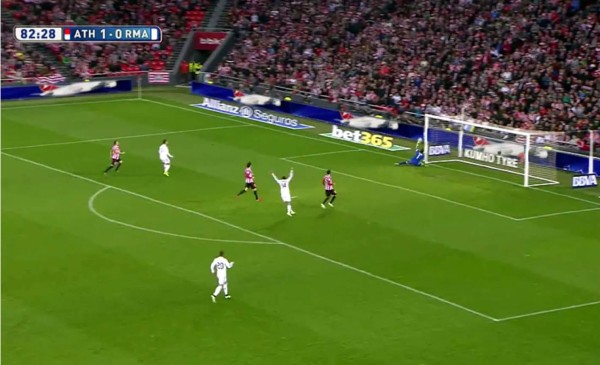 'Chicharito' Hernández celebra antes de tiempo y se pierde el gol del empate