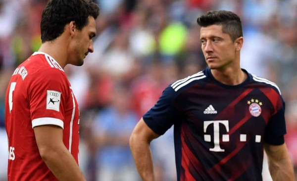 Lewandowski y Hummels se pelean en un entrenamiento del Bayern